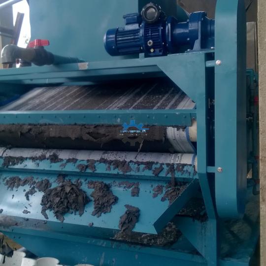 Máy ép bùn băng tải 1500